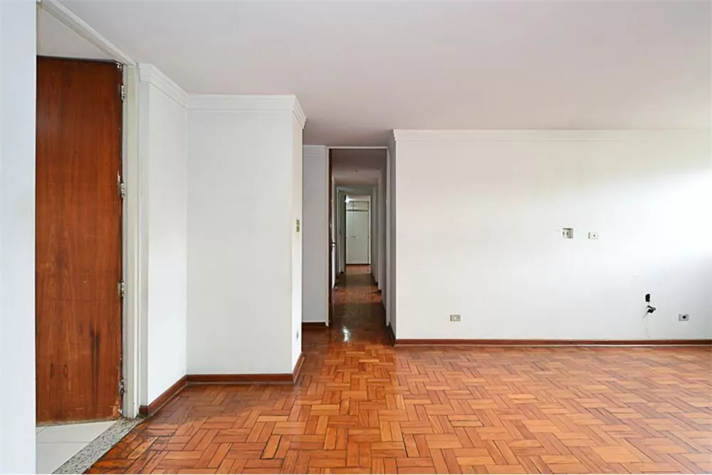 Apartamento à venda com 3 quartos, 130m² - Foto 2