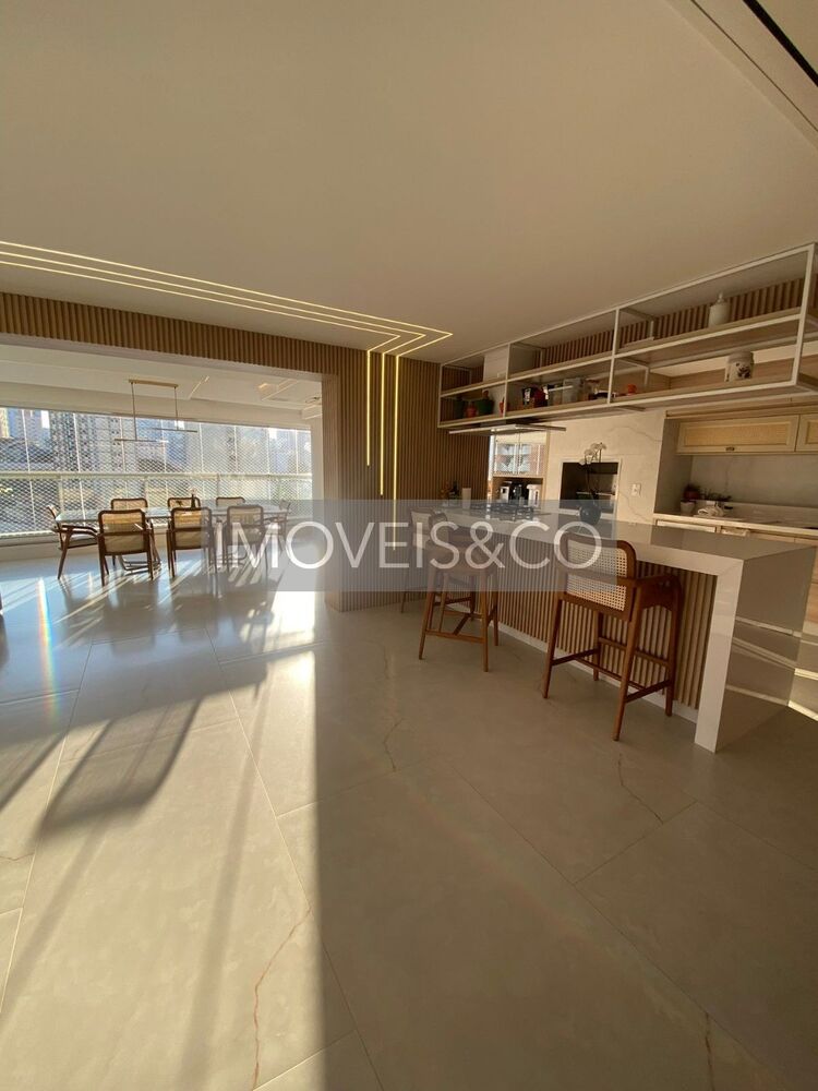 Apartamento, 4 quartos, 254 m² - Foto 1