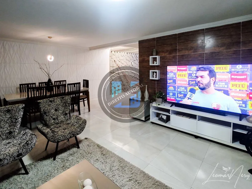 Casa, 3 quartos, 250 m² - Foto 1