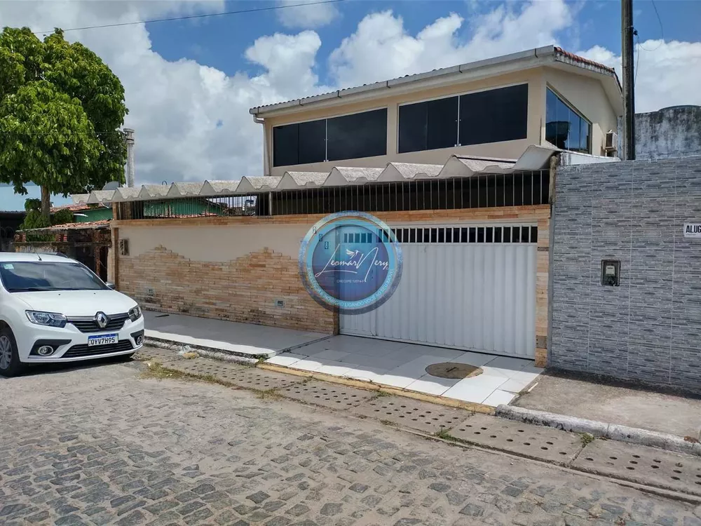 Casa à venda com 5 quartos, 150m² - Foto 1