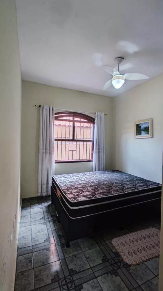 Casa, 4 quartos, 215 m² - Foto 1
