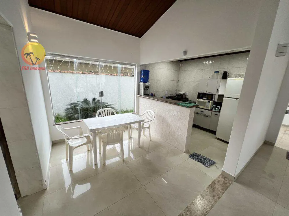 Casa, 4 quartos, 260 m² - Foto 1