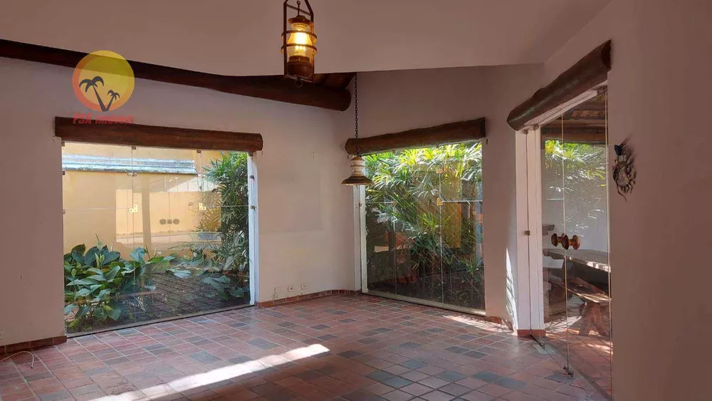 Casa, 5 quartos, 271 m² - Foto 1