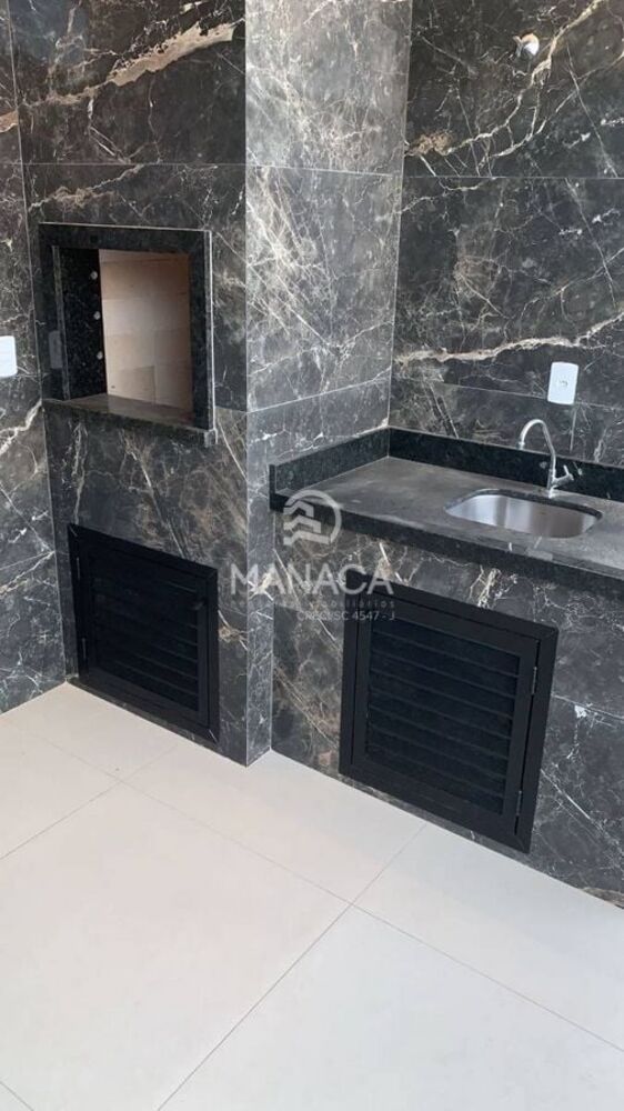Casa à venda com 2 quartos, 86m² - Foto 1