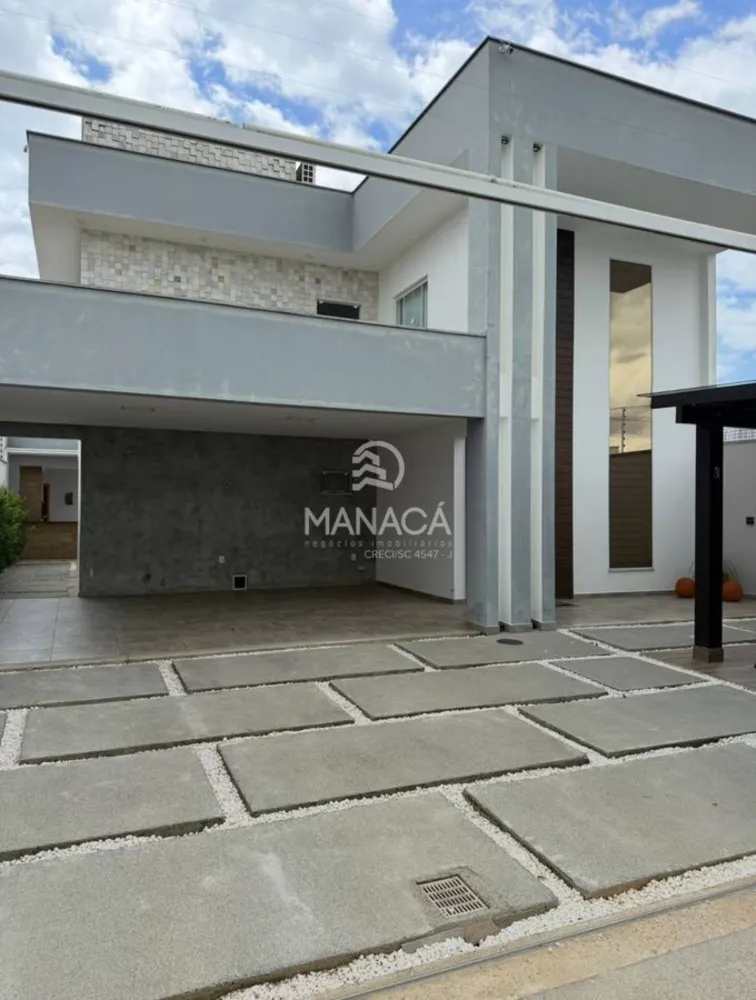 Casa, 3 quartos, 196 m² - Foto 1