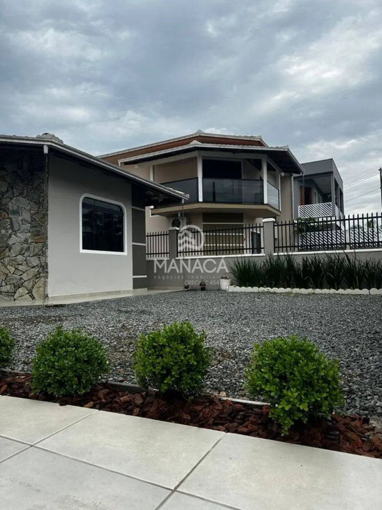 Casa, 4 quartos, 230 m² - Foto 2