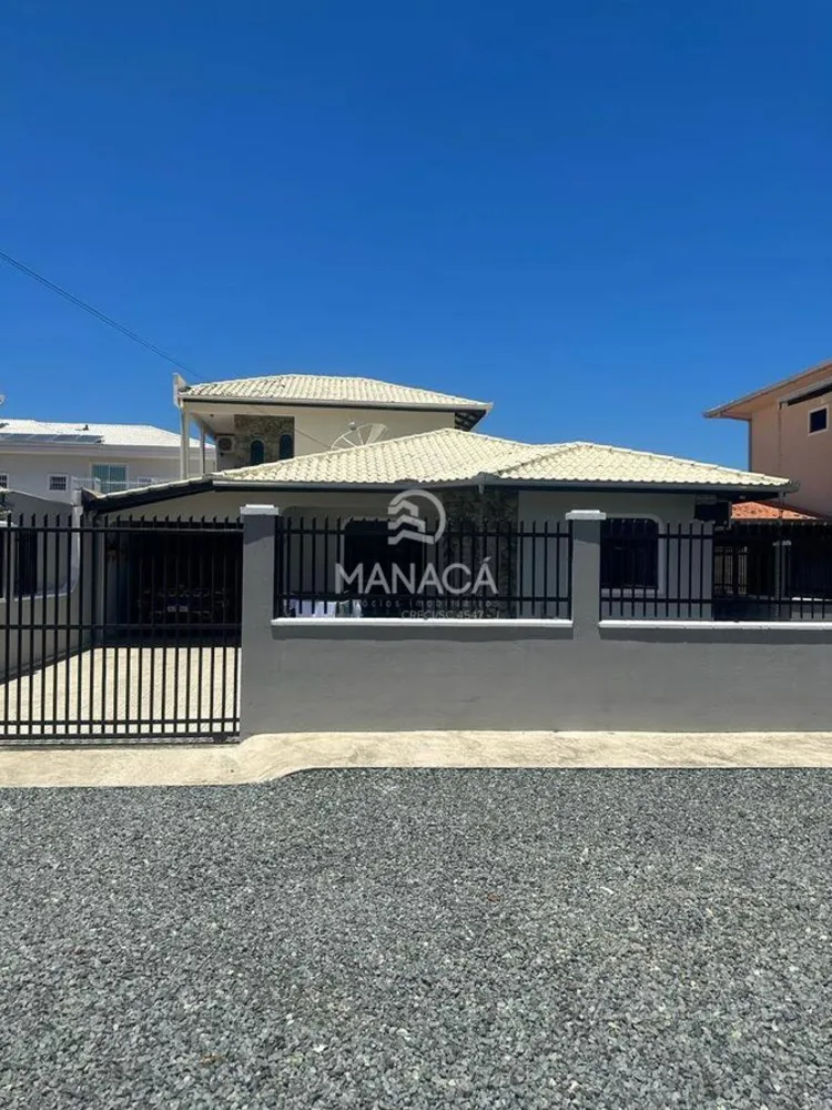 Casa, 4 quartos, 230 m² - Foto 1