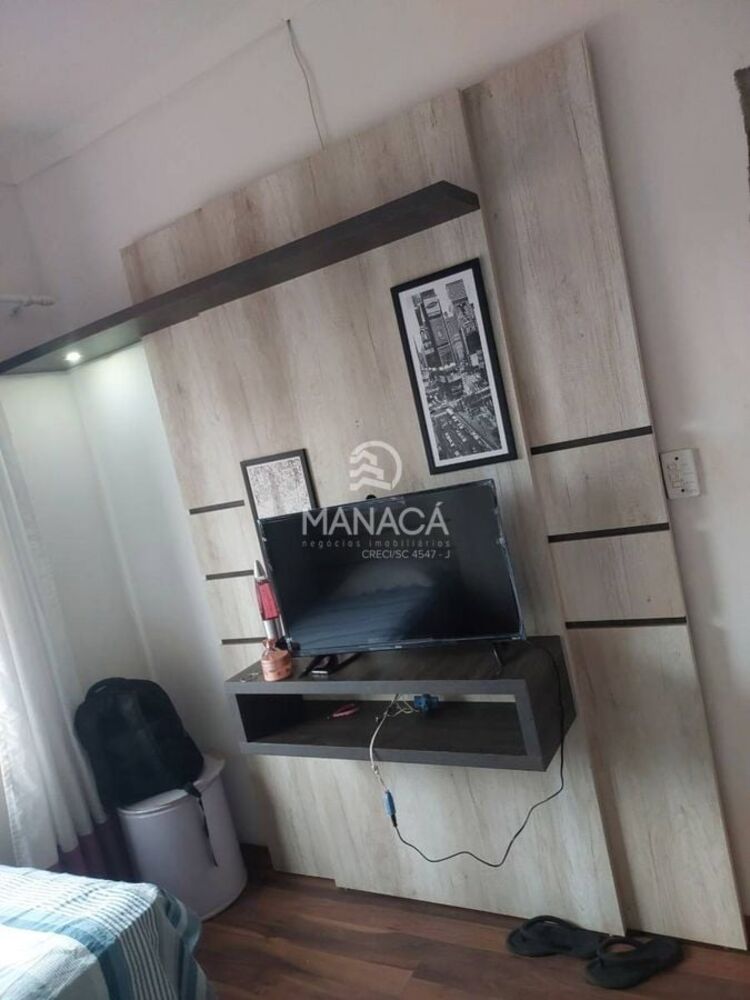 Casa à venda com 8 quartos, 126m² - Foto 4