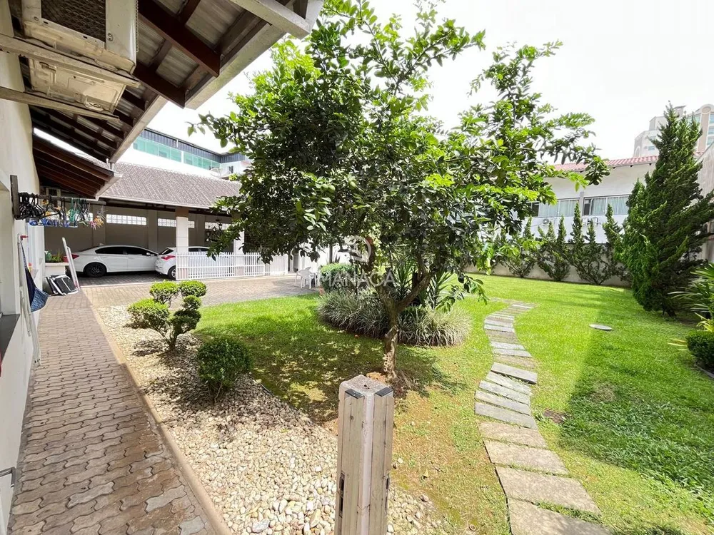 Casa, 3 quartos, 242 m² - Foto 8