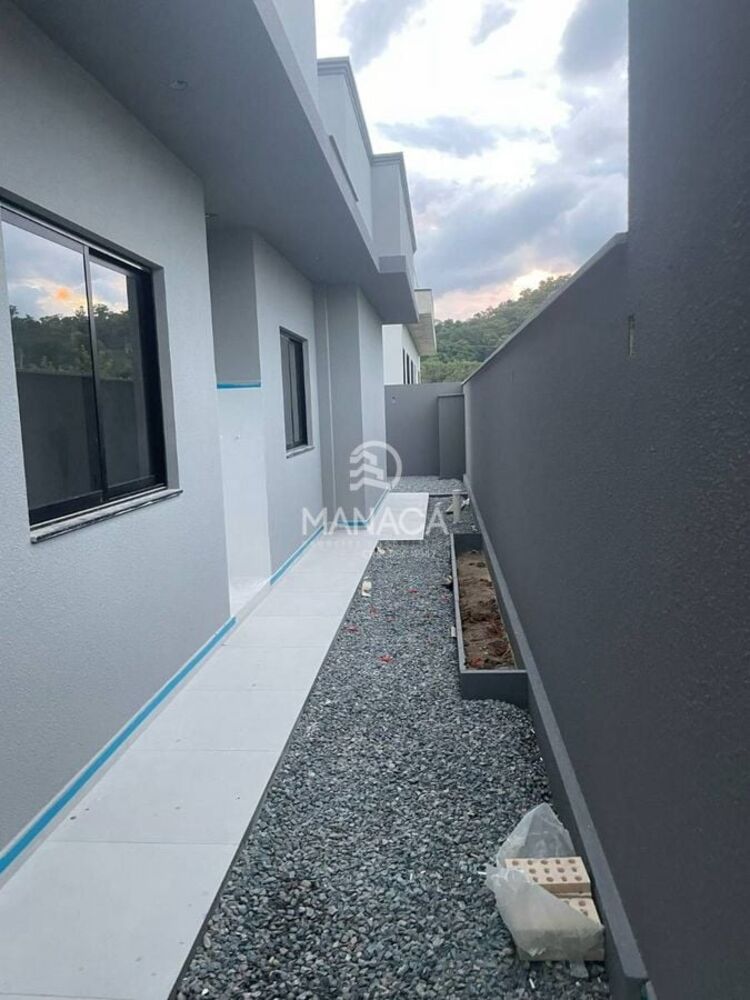 Casa à venda com 3 quartos, 95m² - Foto 4