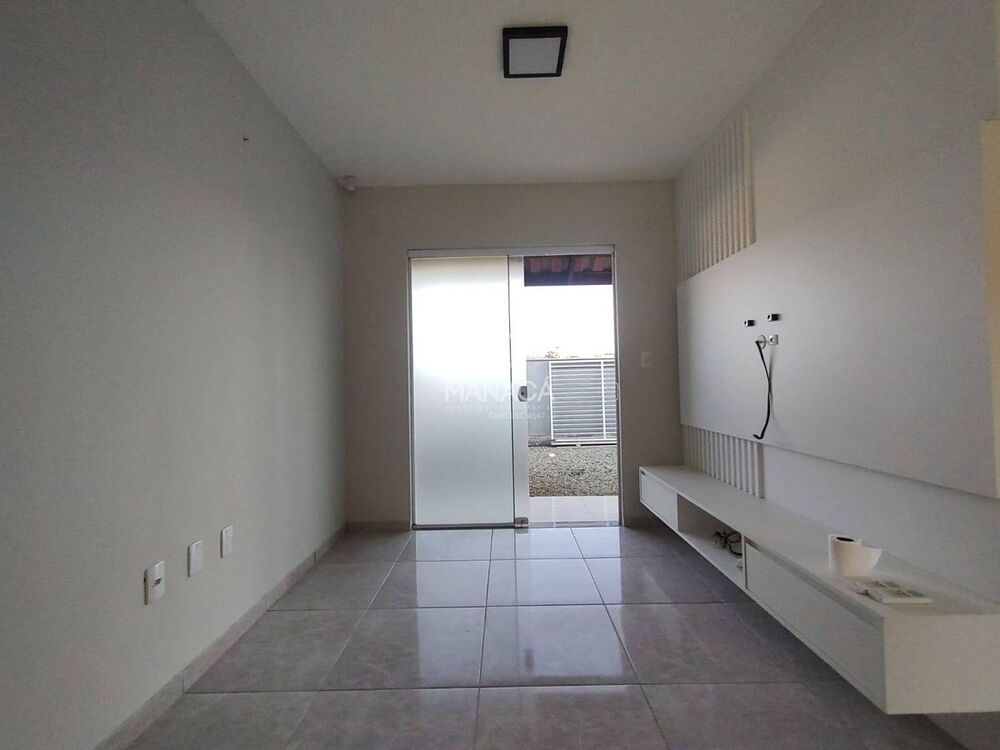Casa à venda com 2 quartos, 45m² - Foto 7