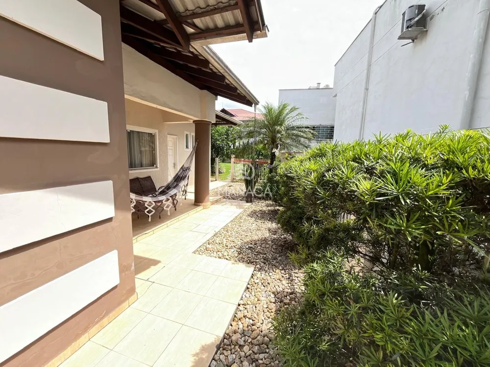Casa, 3 quartos, 242 m² - Foto 2