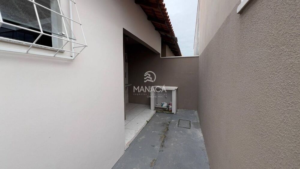 Casa à venda com 2 quartos, 49m² - Foto 7