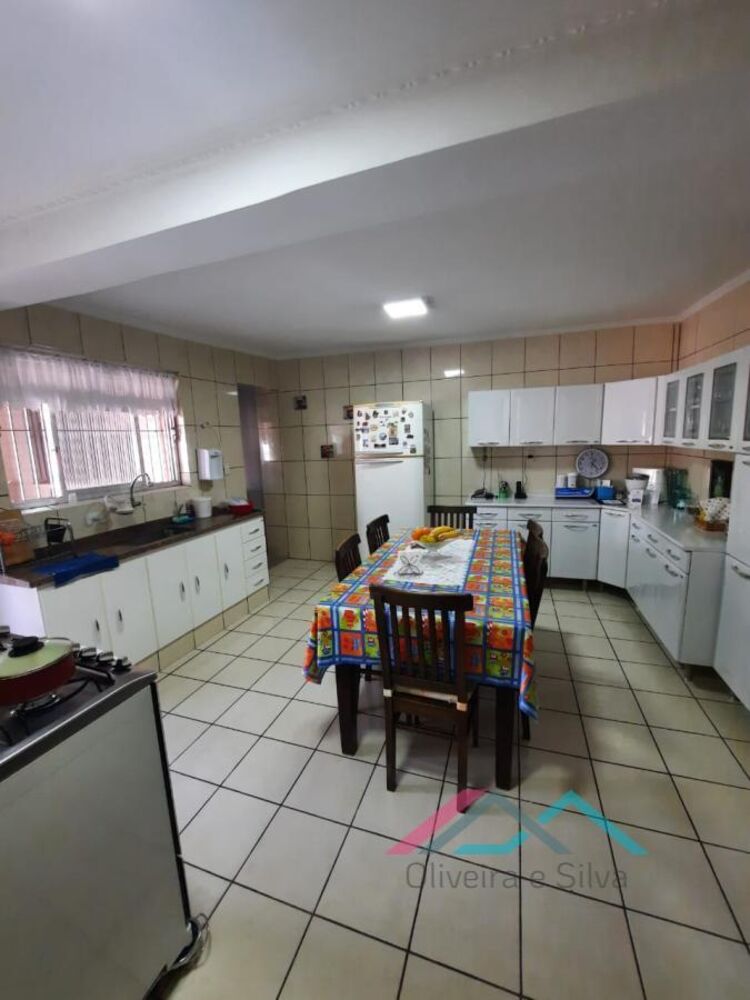 Casa, 3 quartos, 206 m² - Foto 4