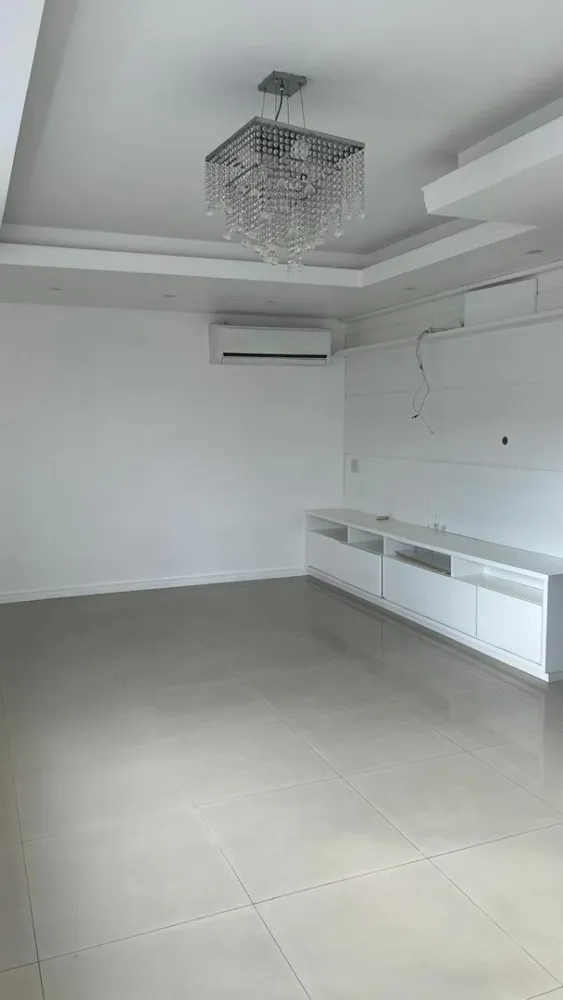 Casa, 3 quartos, 270 m² - Foto 1