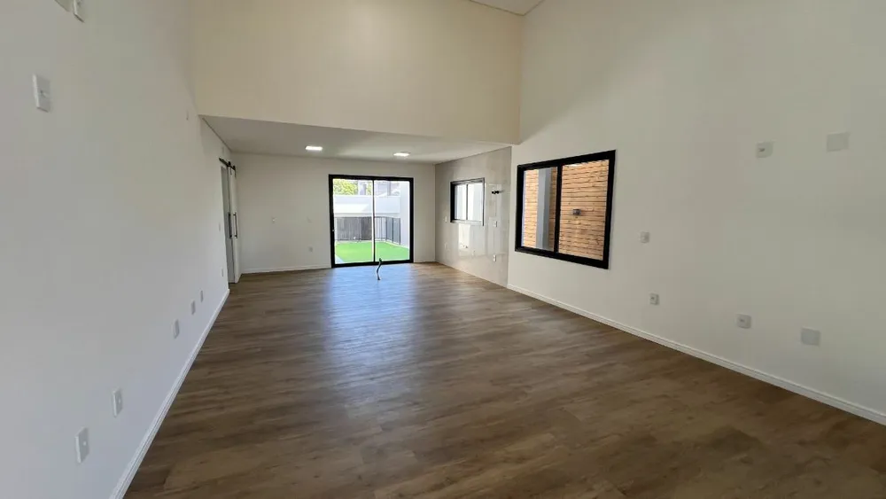 Casa, 3 quartos, 178 m² - Foto 1