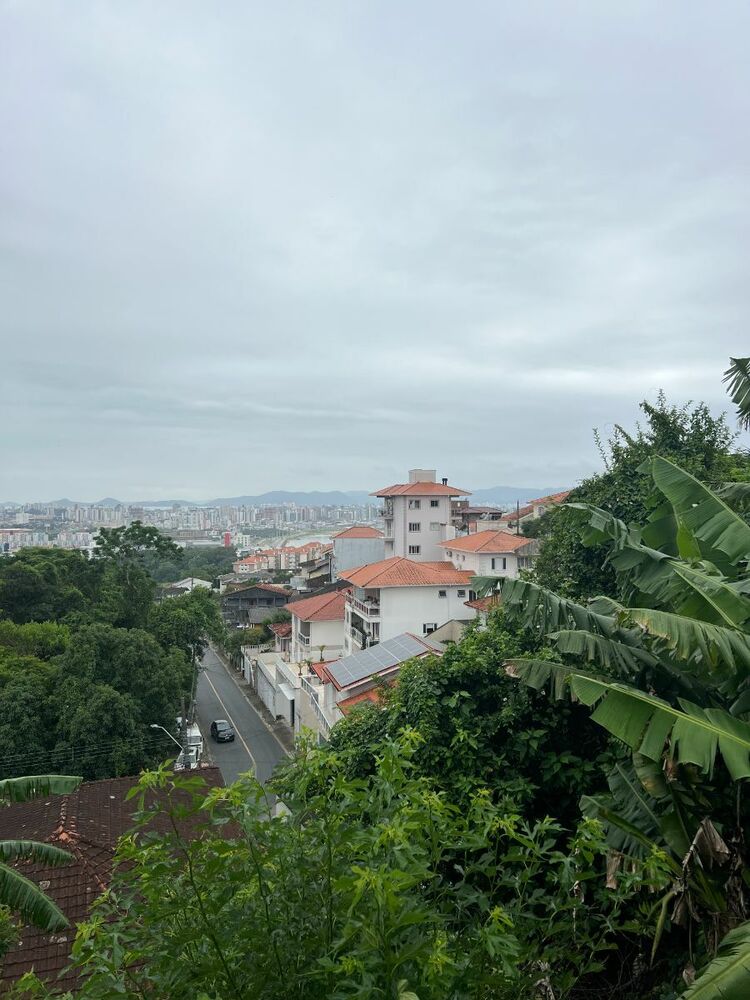 Casa à venda com 3 quartos, 90m² - Foto 4
