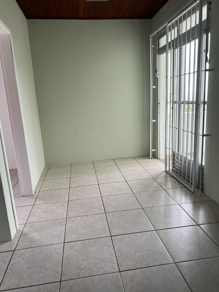 Casa à venda com 3 quartos, 90m² - Foto 7