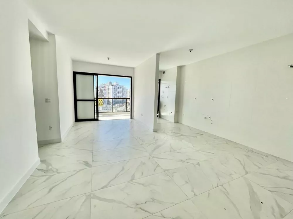 Apartamento à venda com 3 quartos, 105m² - Foto 1