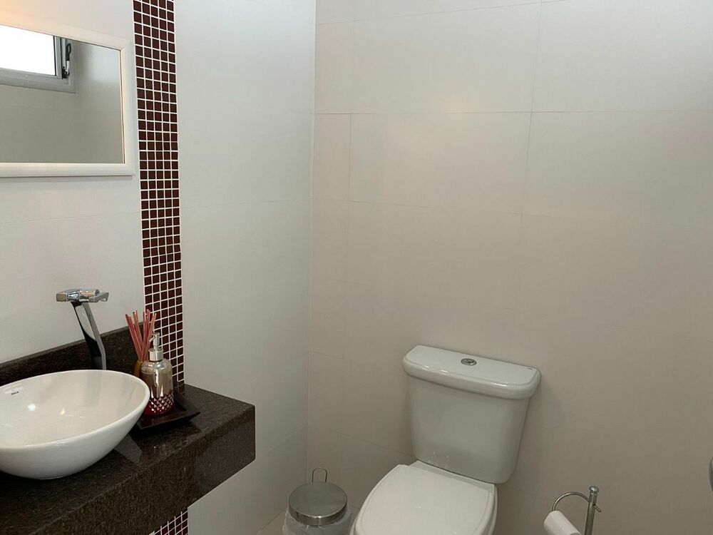 Casa à venda com 3 quartos, 215m² - Foto 2