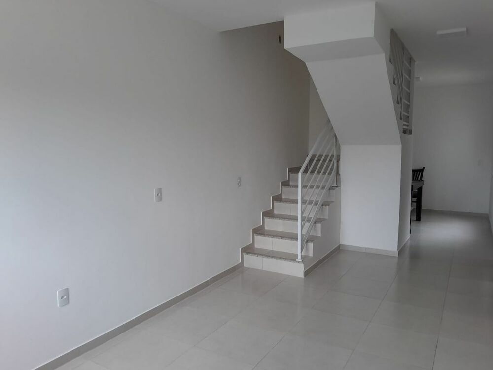 Casa à venda com 2 quartos, 86m² - Foto 3