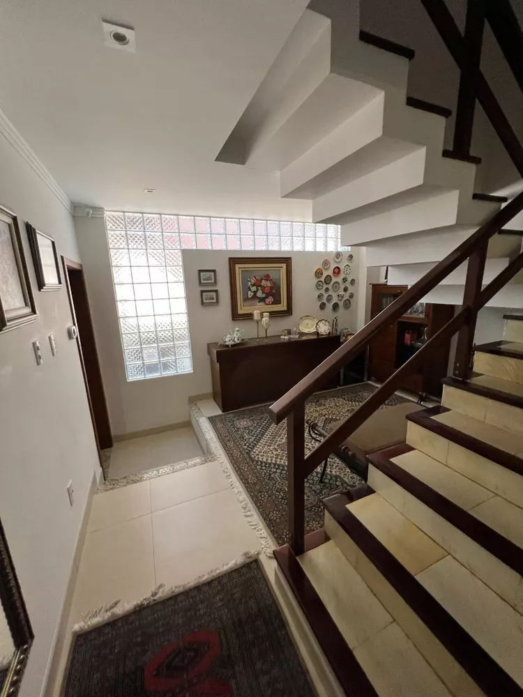 Casa à venda com 4 quartos, 295m² - Foto 9