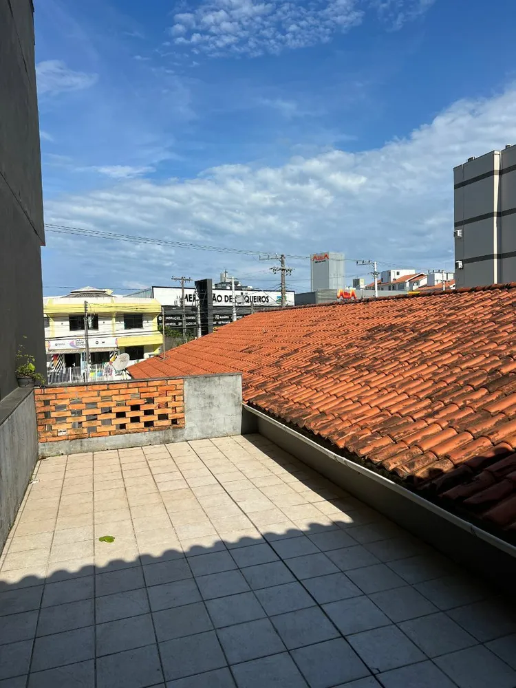 Casa, 4 quartos, 240 m² - Foto 12