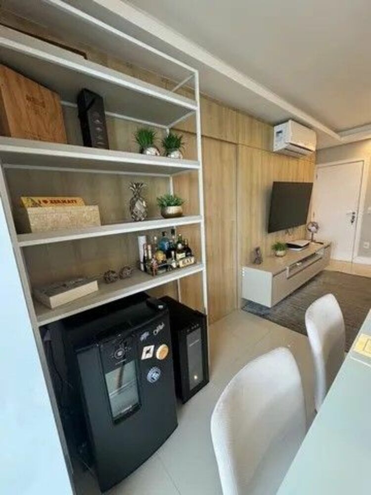 Apartamento à venda com 2 quartos, 74m² - Foto 2