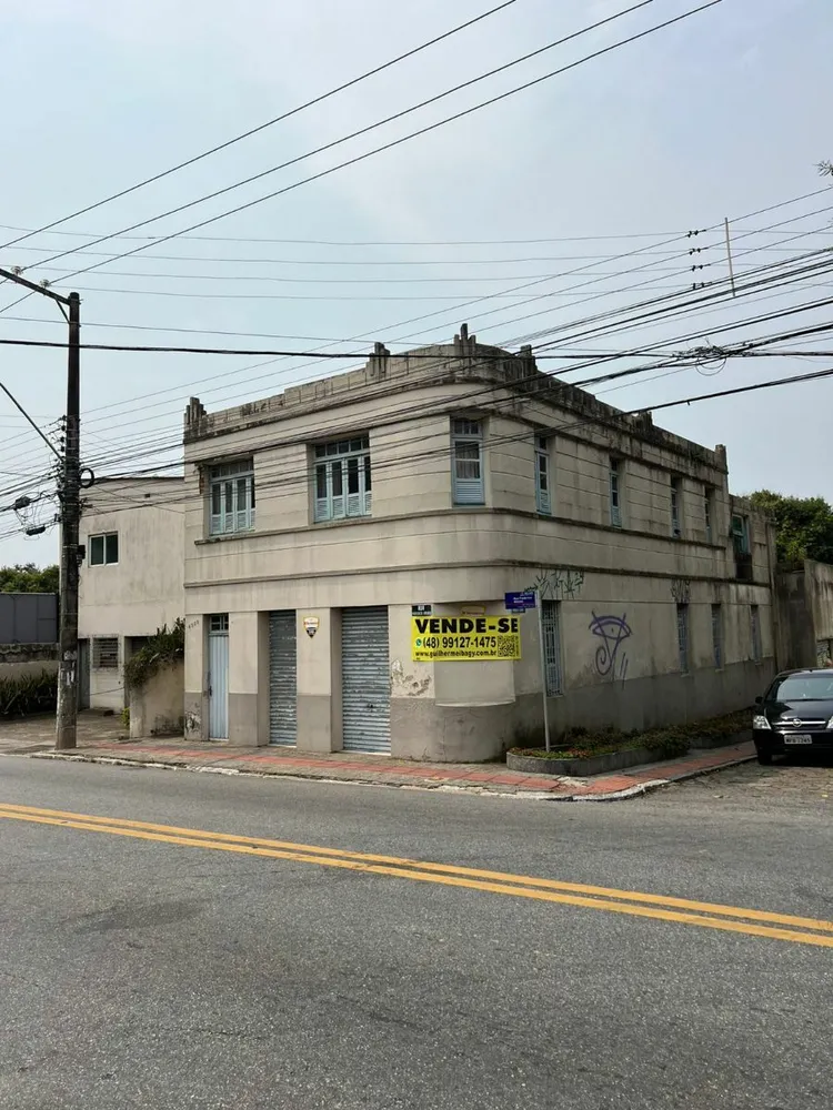 Casa, 3 quartos, 242 m² - Foto 1