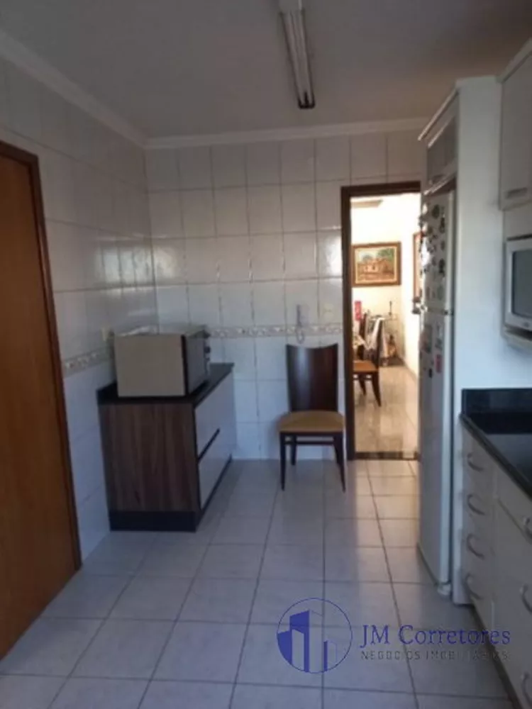 Apartamento à venda com 3 quartos, 150m² - Foto 10