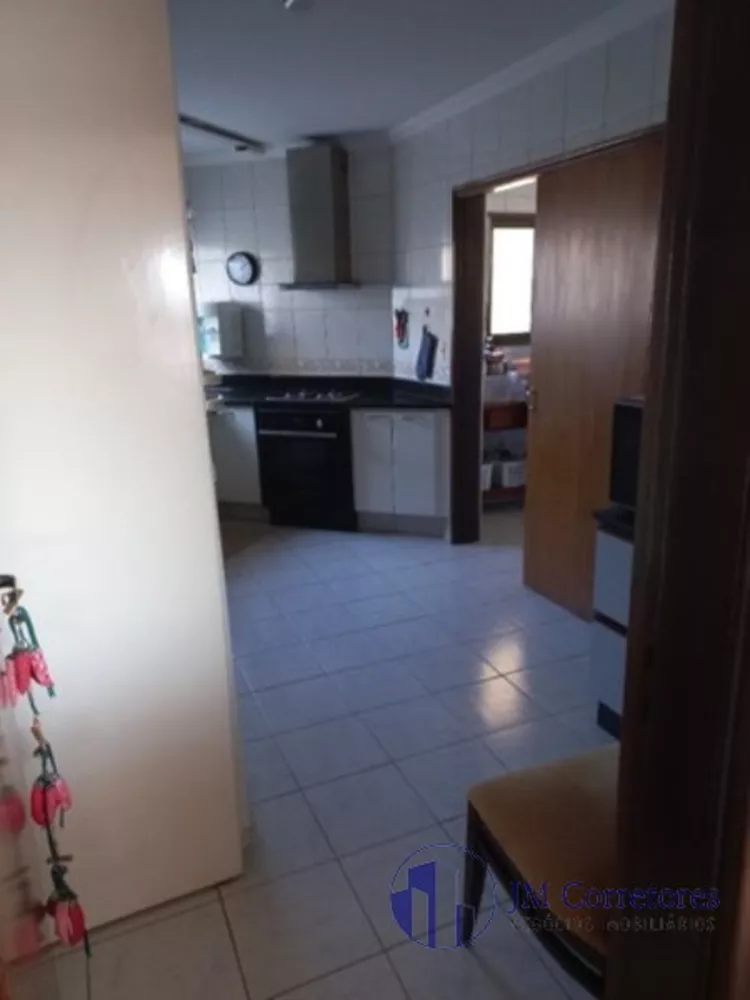 Apartamento à venda com 3 quartos, 150m² - Foto 9