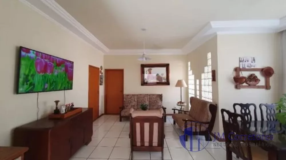 Casa à venda com 5 quartos, 390m² - Foto 9