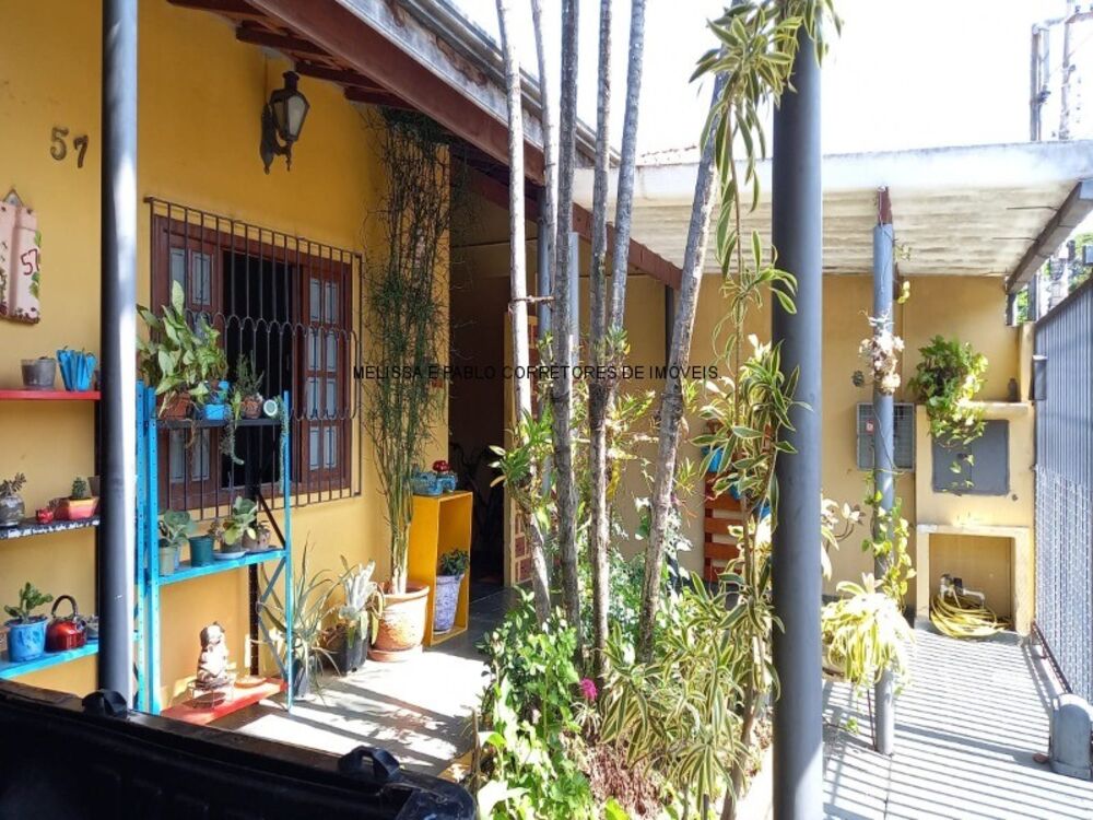 Casa à venda com 3 quartos, 250m² - Foto 1