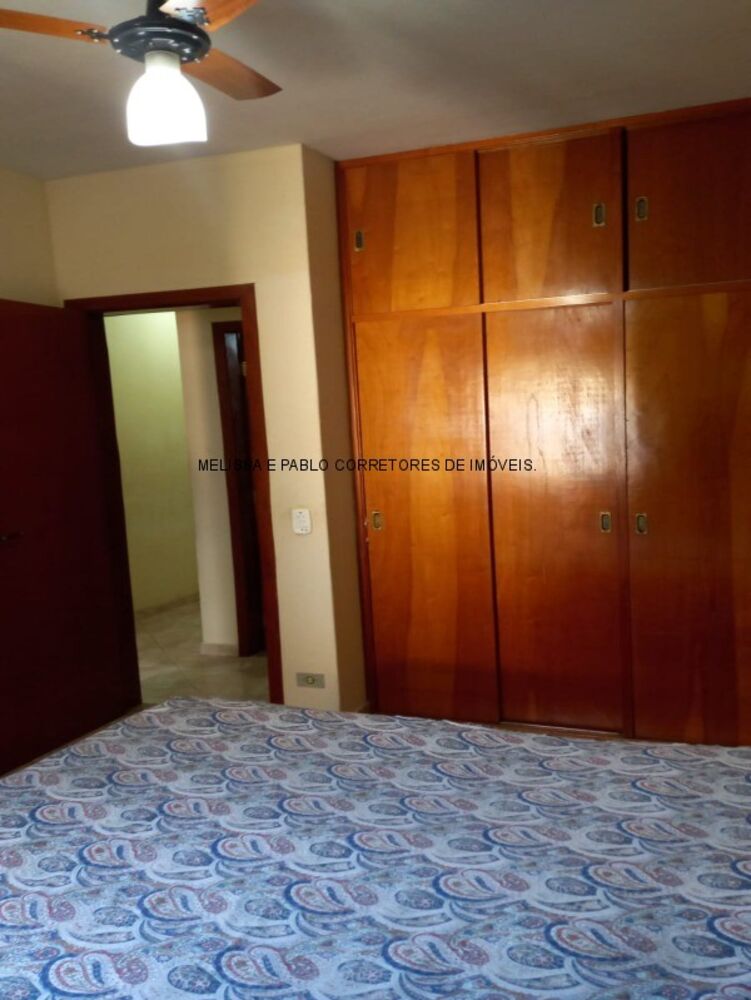 Casa à venda com 3 quartos, 250m² - Foto 2