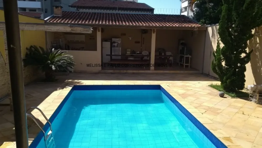 Casa, 3 quartos, 252 m² - Foto 1