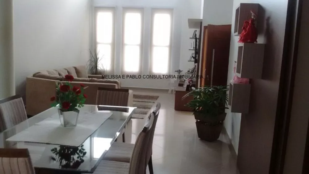 Casa, 4 quartos, 270 m² - Foto 2