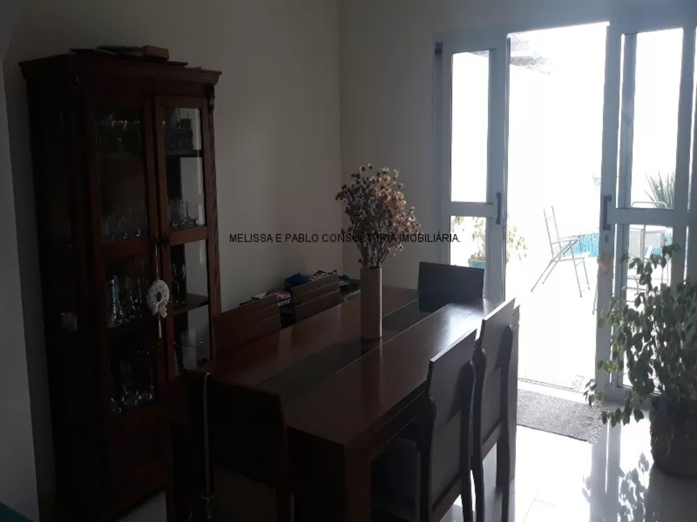 Casa, 3 quartos, 220 m² - Foto 1