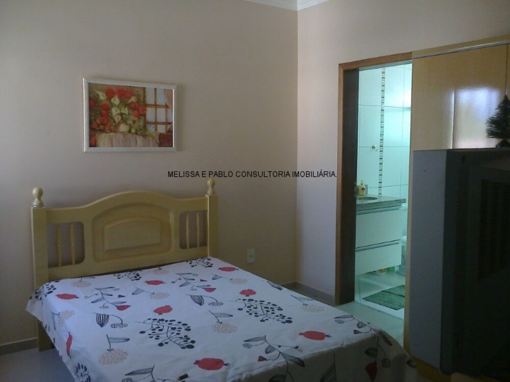 Casa, 4 quartos, 210 m² - Foto 1