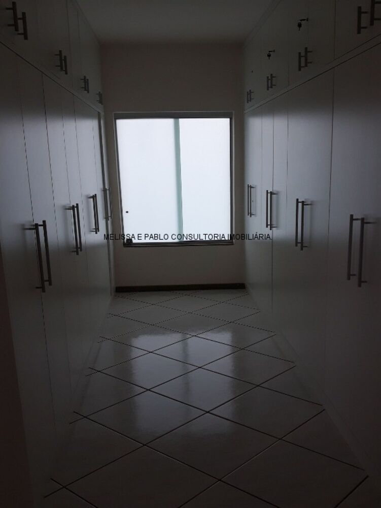 Casa à venda com 3 quartos, 310m² - Foto 7