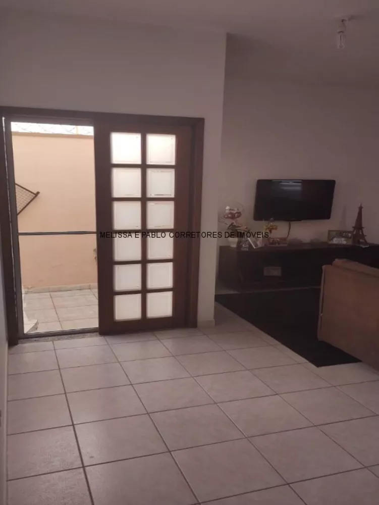 Casa, 3 quartos, 220 m² - Foto 1