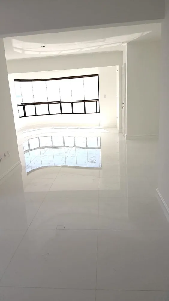 Apartamento, 3 quartos, 150 m² - Foto 2