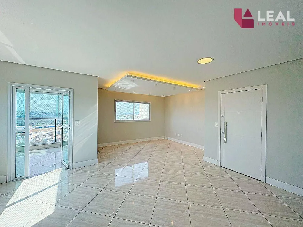 Apartamento, 3 quartos, 132 m² - Foto 1