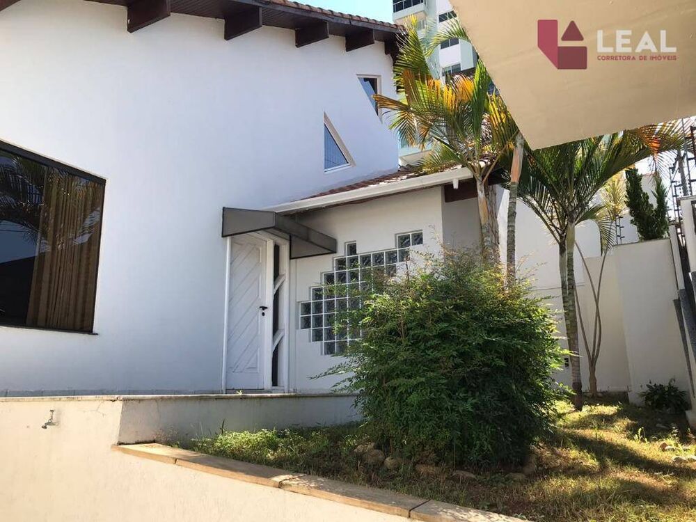 Casa, 4 quartos, 390 m² - Foto 2