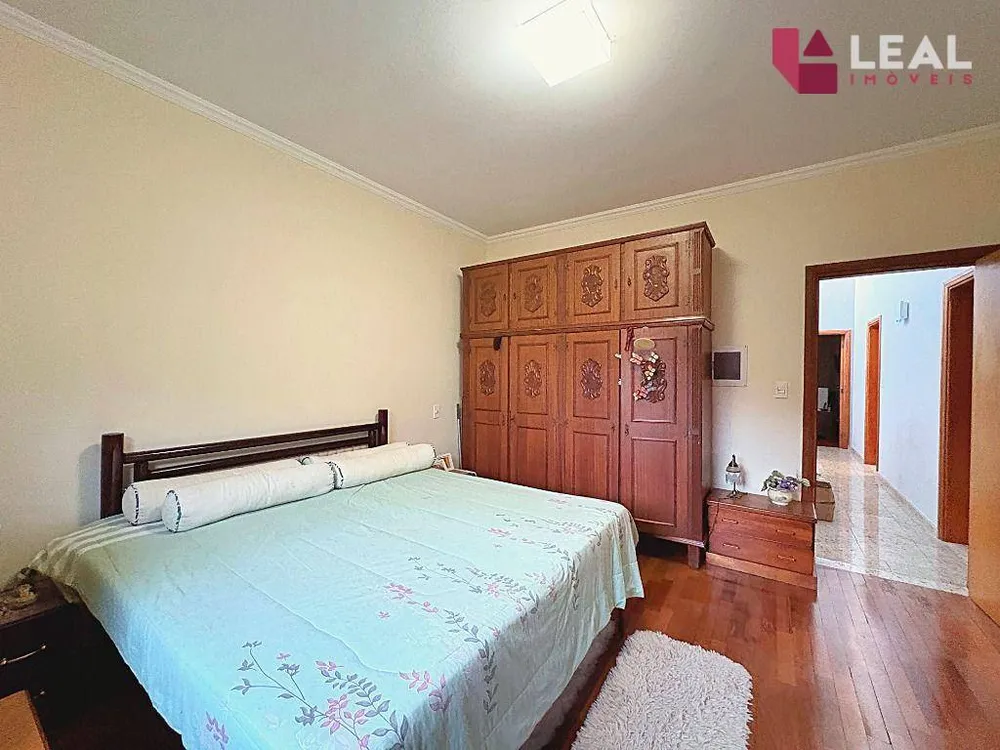 Casa, 4 quartos, 310 m² - Foto 2