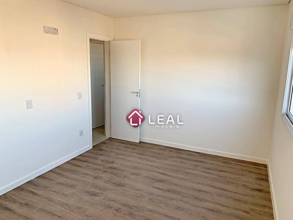 Apartamento, 3 quartos, 105 m² - Foto 2