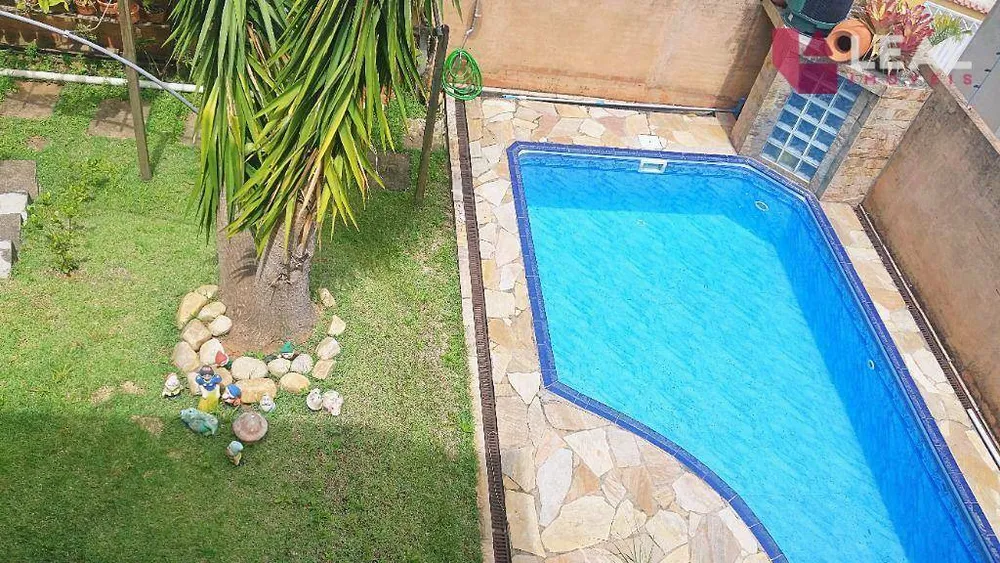Casa, 3 quartos, 240 m² - Foto 2