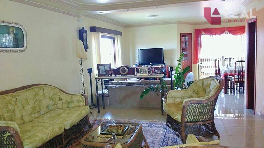 Casa, 3 quartos, 240 m² - Foto 9