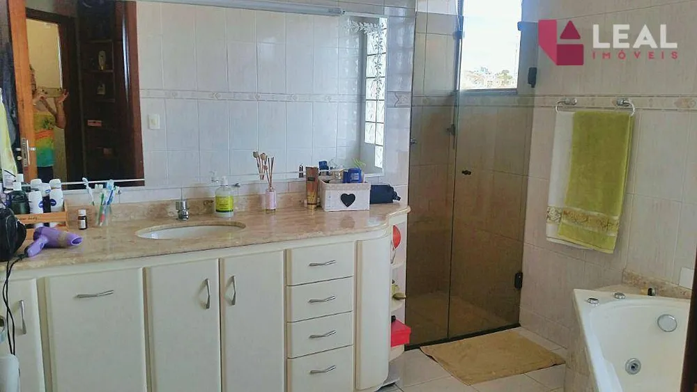 Casa, 3 quartos, 240 m² - Foto 17