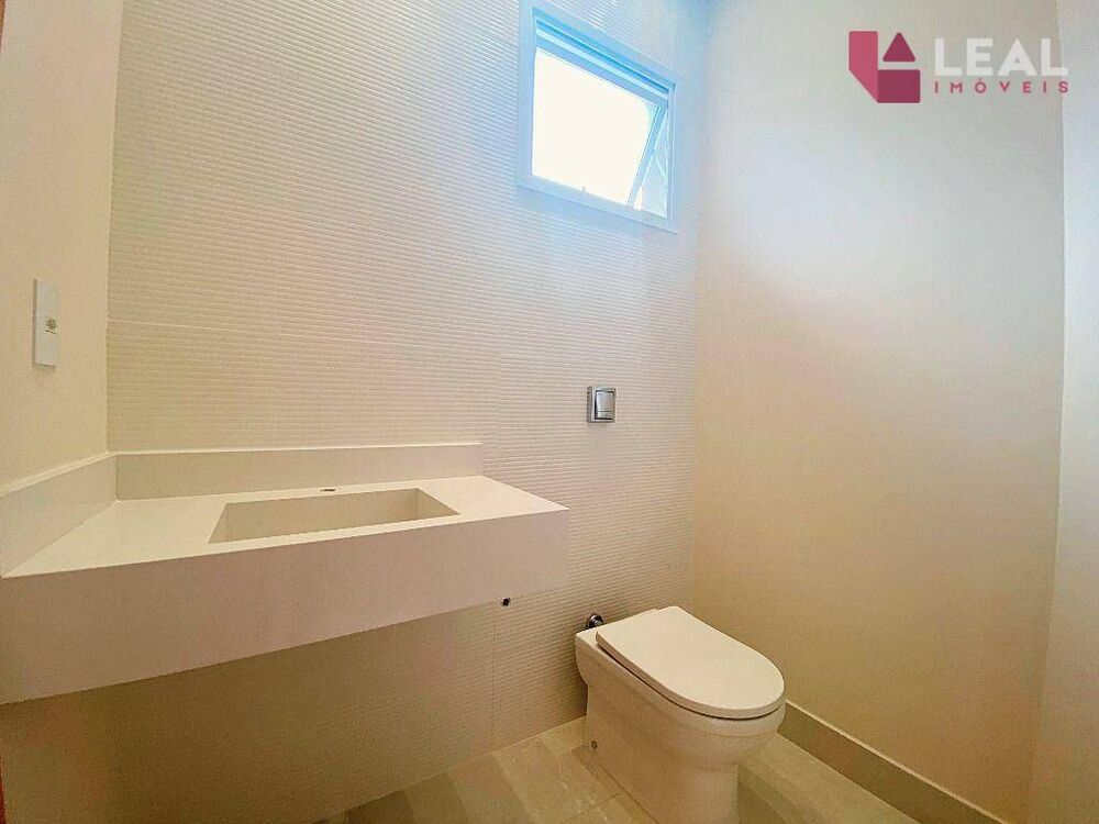 Casa, 4 quartos, 340 m² - Foto 1