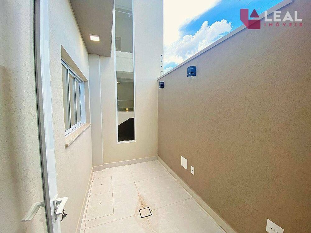 Casa, 4 quartos, 340 m² - Foto 3